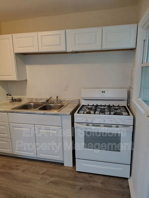 2 bed, 1.0 bath, 800 sqft, $1,550 — Photo 4