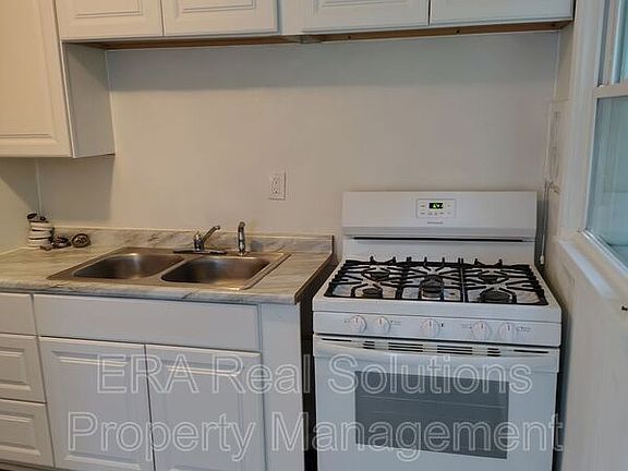 4th image of 4245 Leeper St