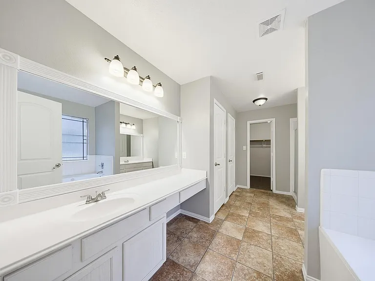 16130 Coleburn Dr — Photo 29