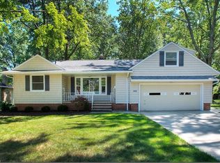 2569 Northglen Dr, Westlake, OH 44145