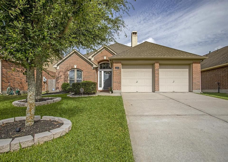 1st image of 2018 Shore Breeze Dr