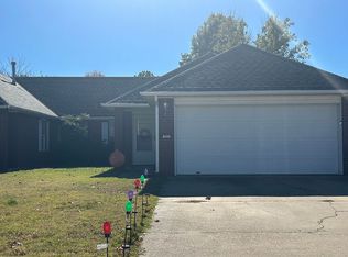 163 W Rainsong St, Farmington, AR 72730