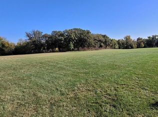 1007 Lakeview Rd, Lake Crystal, MN 56055