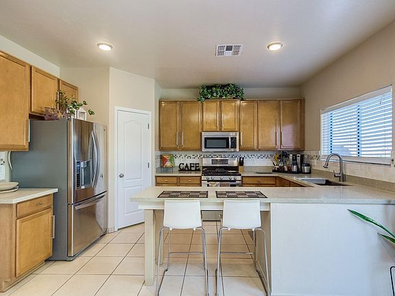 5th image of 10118 N Mill Crossing Way