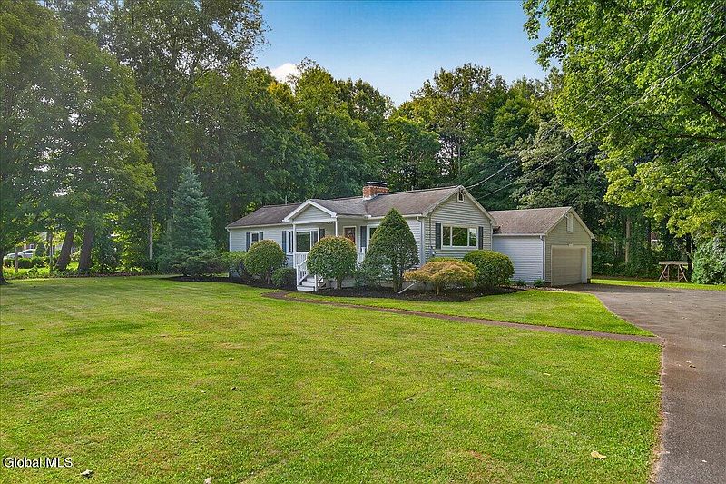 2nd image of 540 Clifton Park Ctr Road