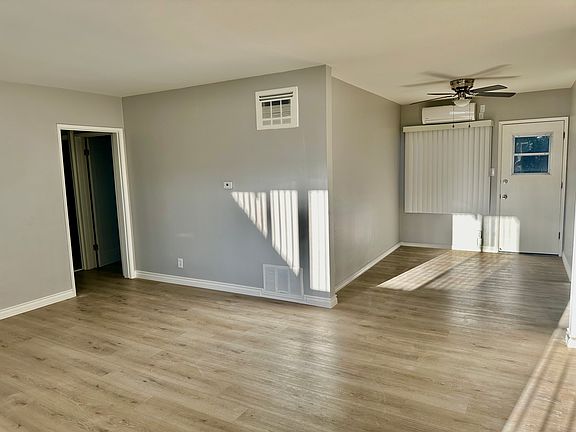 3rd image of 12121 La Maida St APT 16