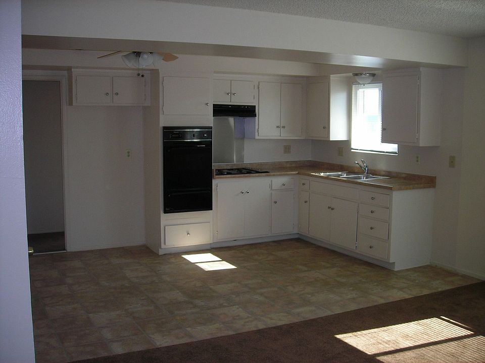 2nd image of 2999 Mendoza Dr APT 3