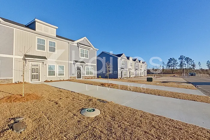 2191 Banyan Cir — Photo 2