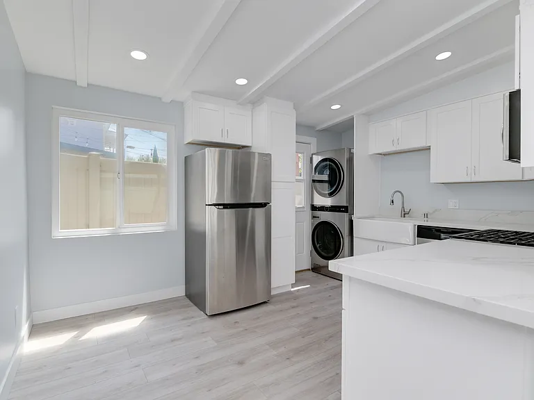 2130 Reed Ave #2130 — Photo 2