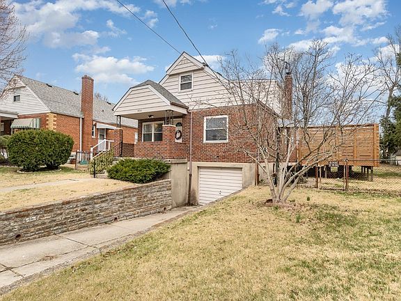3rd image of 934 Woodbriar Ln