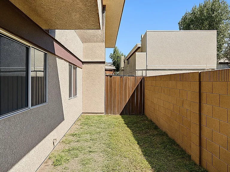 Regina Apartments — Photo 28