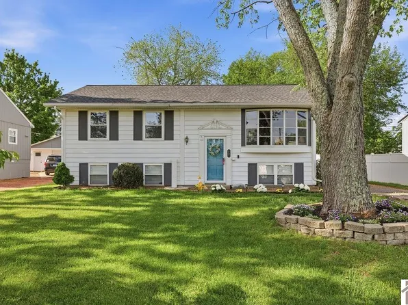 231 Iroquois Dr, Paducah, KY 42001