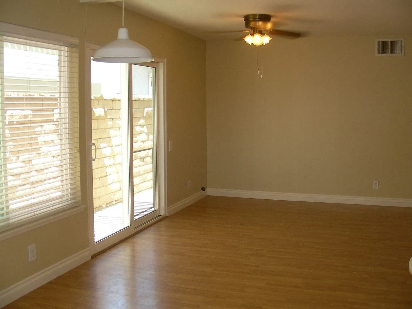 Freshly painted 4 Bedroom in MV!! — Photo 3