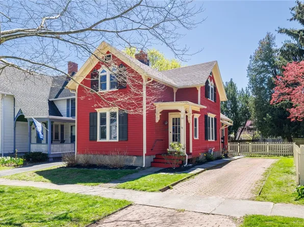 107 Cypress St, Rochester, NY 14620