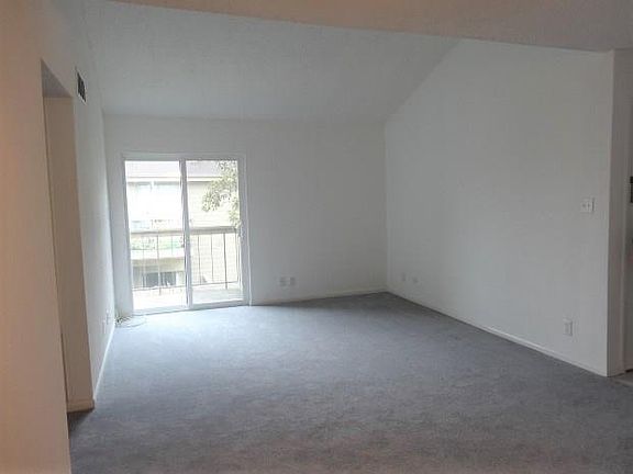 4th image of 10047 Westpark Dr APT 40