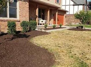 23126 Baypoint Dr, Farmington Hills, MI 48335