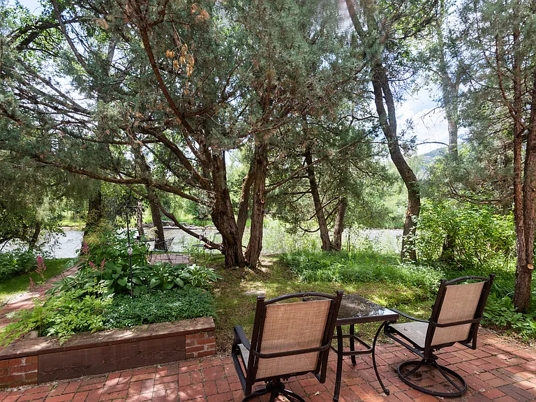 180 River Oaks Ln — Photo 32