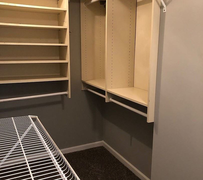 1st image of 4881 Veterans Pkwy