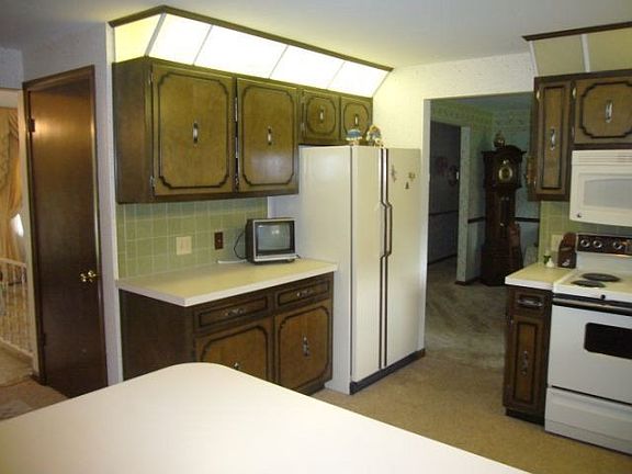 4th image of 1047 Linwood Pl