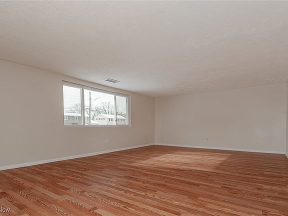 4th image of 13874 Heatherwood Dr