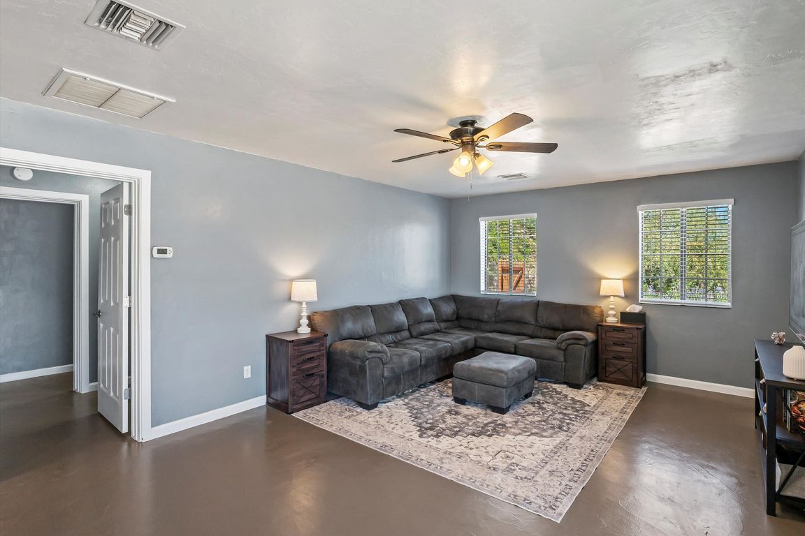 next background image