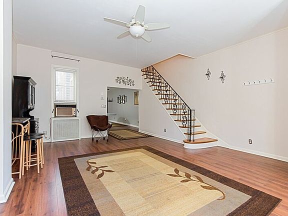3rd image of 3167 Richmond St