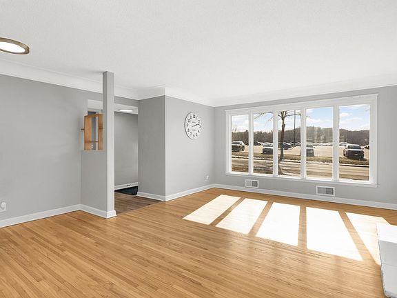 3rd image of 647 Mill St