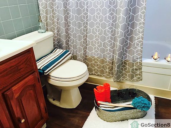 5th image of 410 Dunway Ct