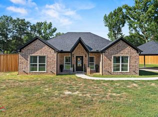 1002 Ouichita St, Carthage, TX 75633