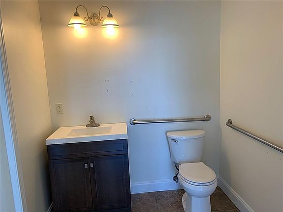 5th image of 1014 Atlantic Ave
