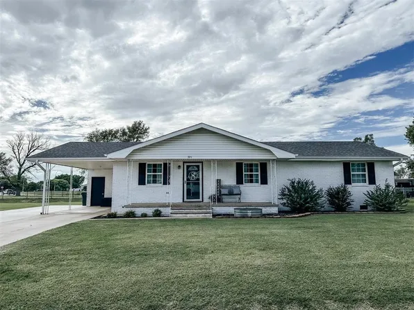321 Gift Dr, Seiling, OK 73663
