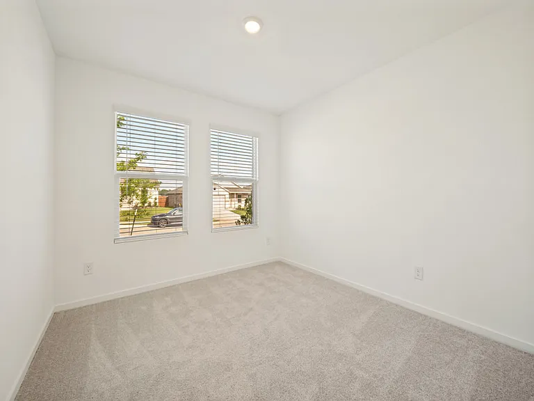 2031 Stable Ln — Photo 6