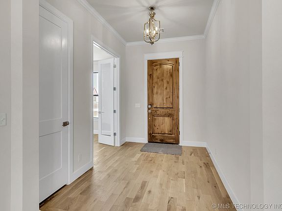 3rd image of 8512 N 153rd East Ave