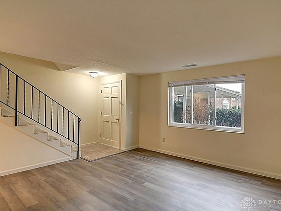 4th image of 755 Clareridge Ln