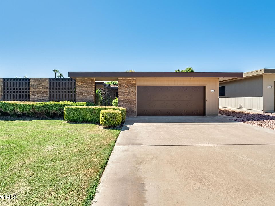 1st image of 10329 W Garnette Dr