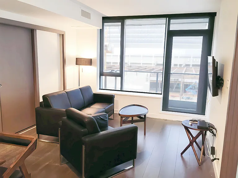38 Smithe St #952 — Photo 6