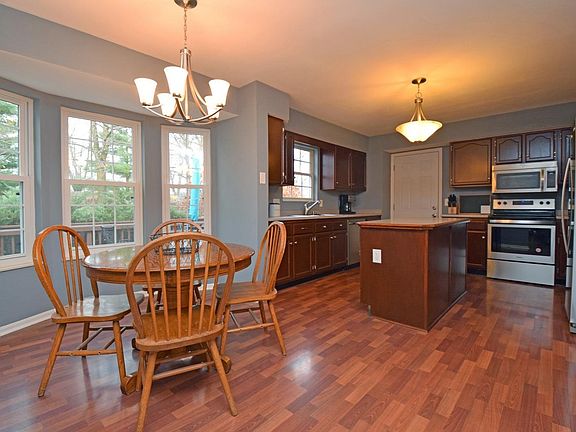 3rd image of 536 Hamblin Dr