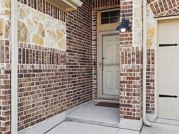 4th image of 14421 Leadrope Cir