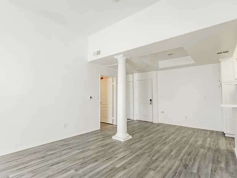 2245 Beverly Glen — Photo 51