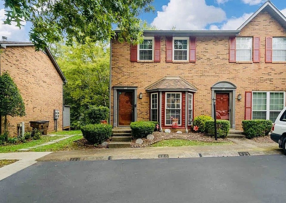 1st image of 469 Hickory Glade Dr