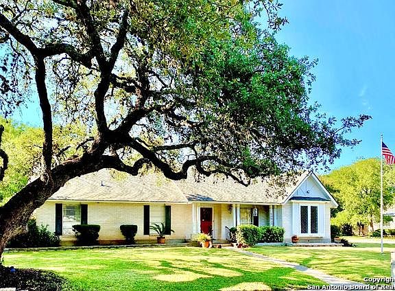 2nd image of 12615 Chateau Forest Ln