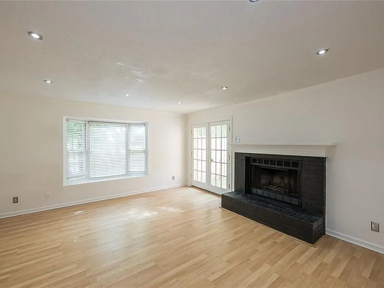 9070 Cobbler Ct — Photo 14