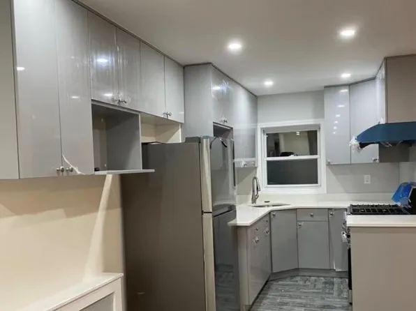 17516 73rd Ave, Fresh Meadows, NY 11366