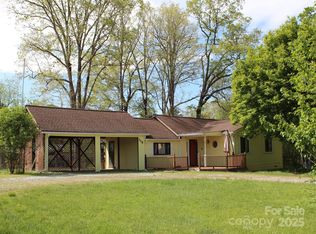 116 Bradshaw Ave, Hendersonville, NC 28792