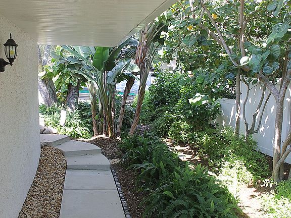Front Entry sidewalk