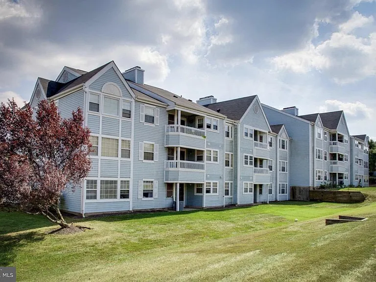 8503 Falls Run Rd #B — Photo 2