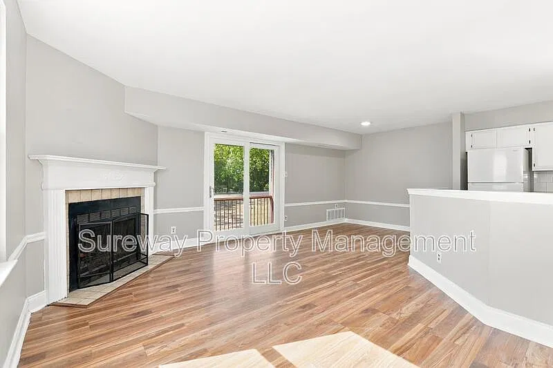 1 bed, 1.0 bath, 800 sqft, $1,600 — Photo 2