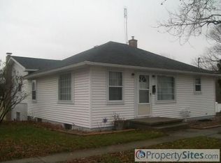 208 S East St, South Whitley, IN 46787