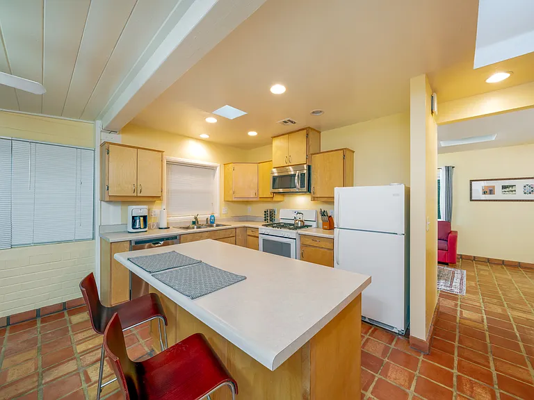 1716 E Seneca St — Photo 5