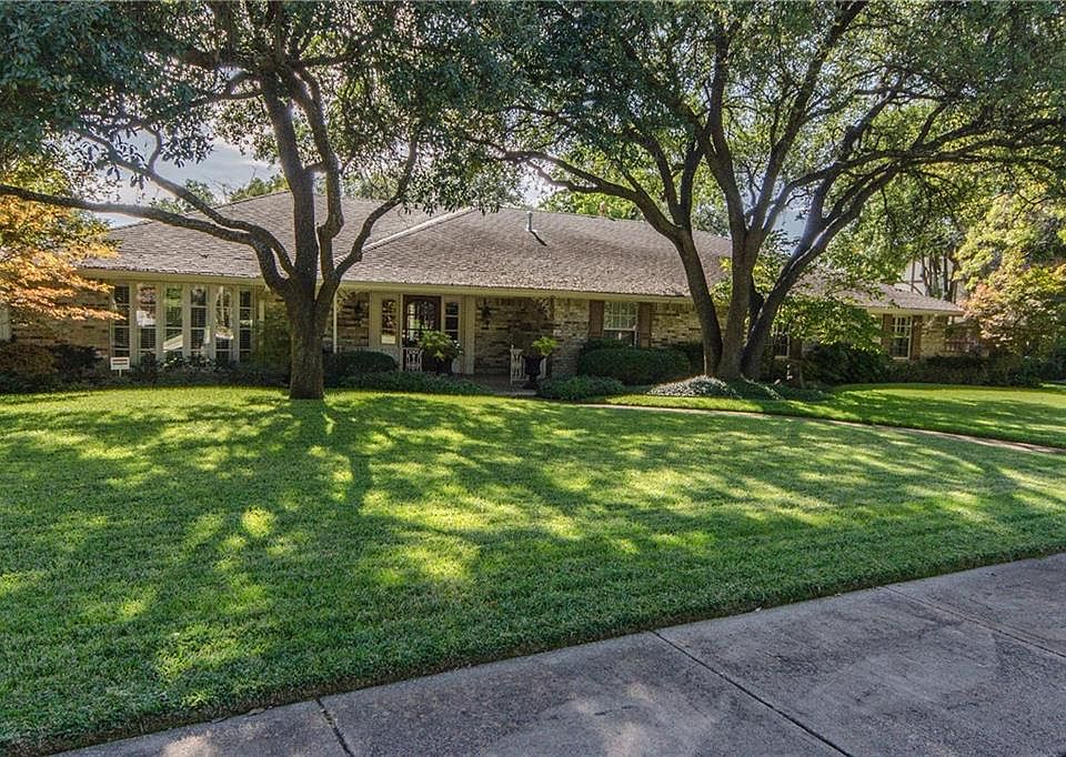 1st image of 3918 Courtshire Dr